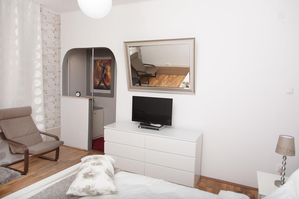 Old Town Studio By Mrg Apartments Bukarest Rum bild